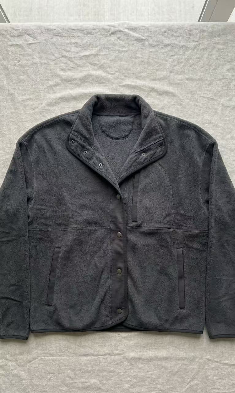 INSPIRED by Wild Palms Size M Charcoal Gray Fleece Snap Neck Pullover Sweater-M