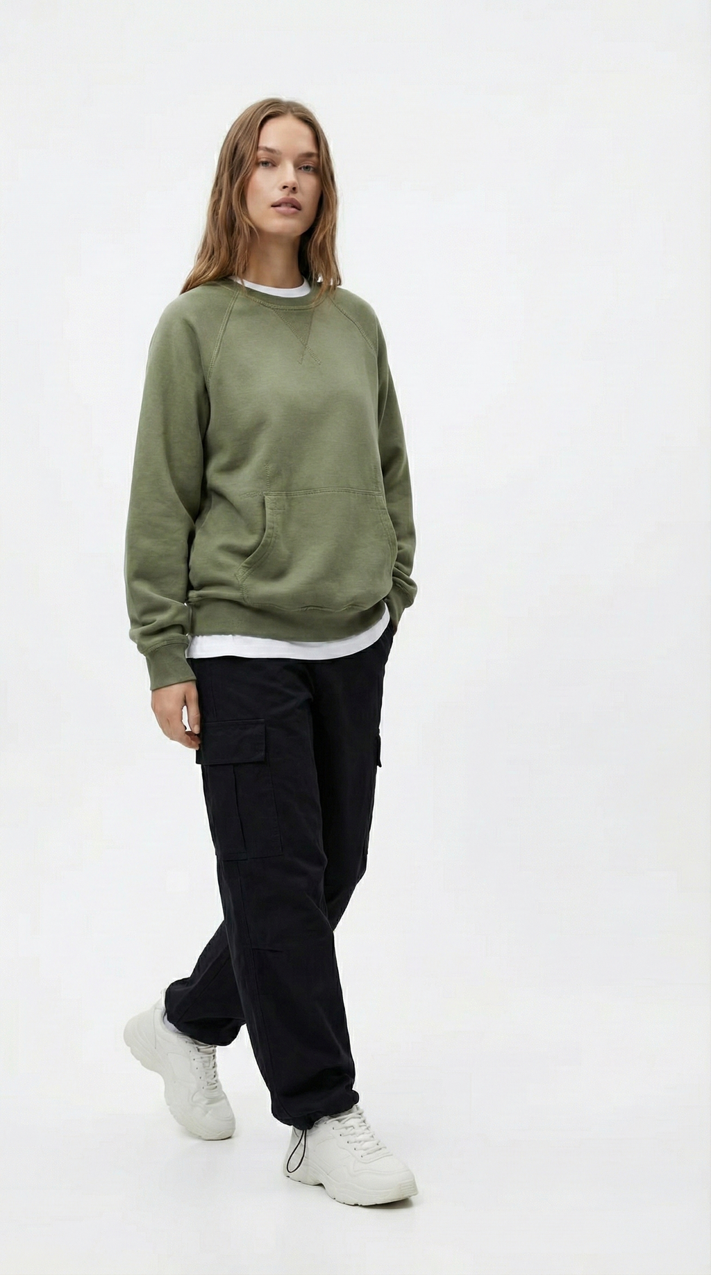 The Oversized Raglan Pocket Crewneck - Vintage Olive