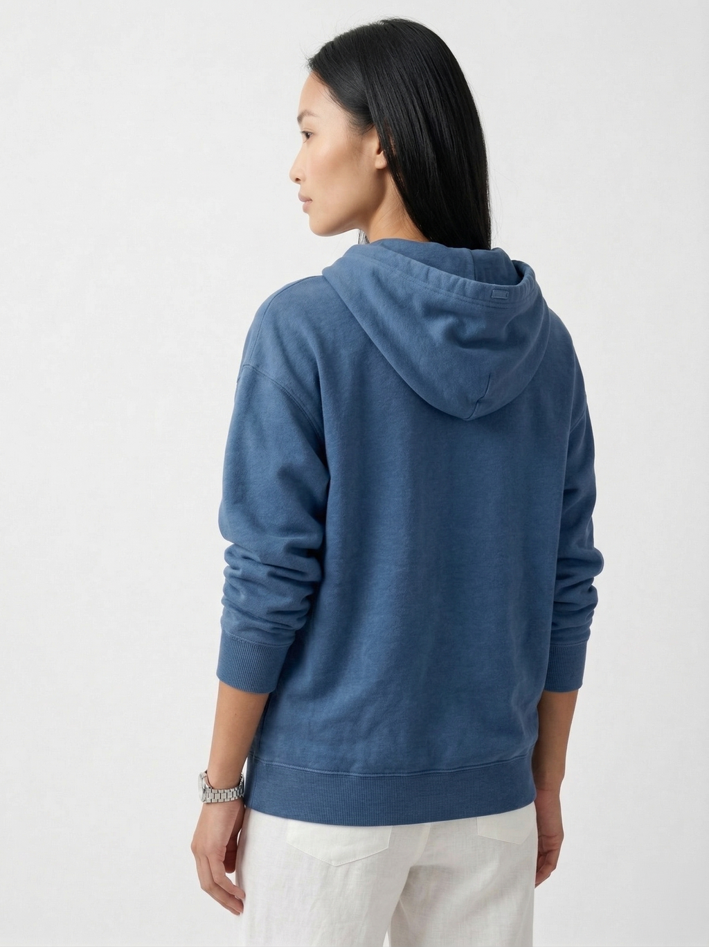 The Street Chic Oversized Hoodie in Denim Blue – Outdoor Essential