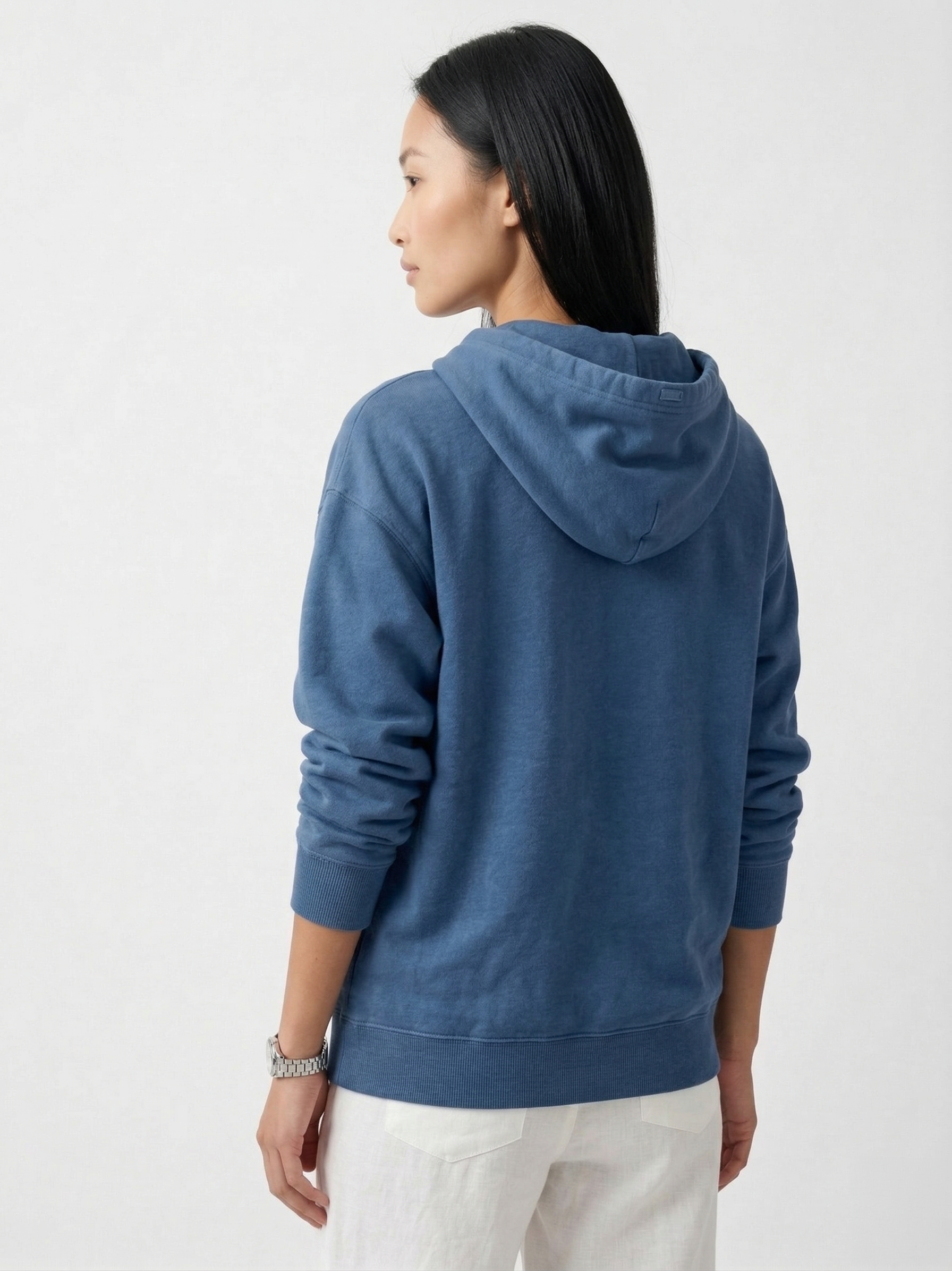 The Street Chic Oversized Hoodie in Denim Blue – Outdoor Essential