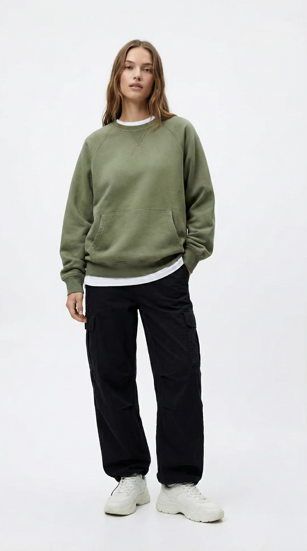 The Oversized Raglan Pocket Crewneck - Vintage Olive