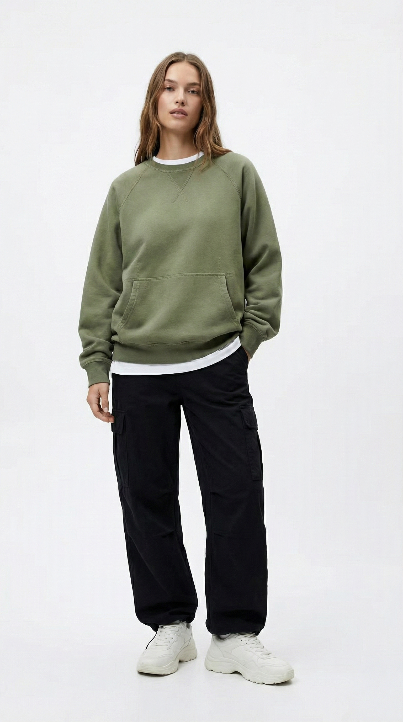 The Oversized Raglan Pocket Crewneck - Vintage Olive
