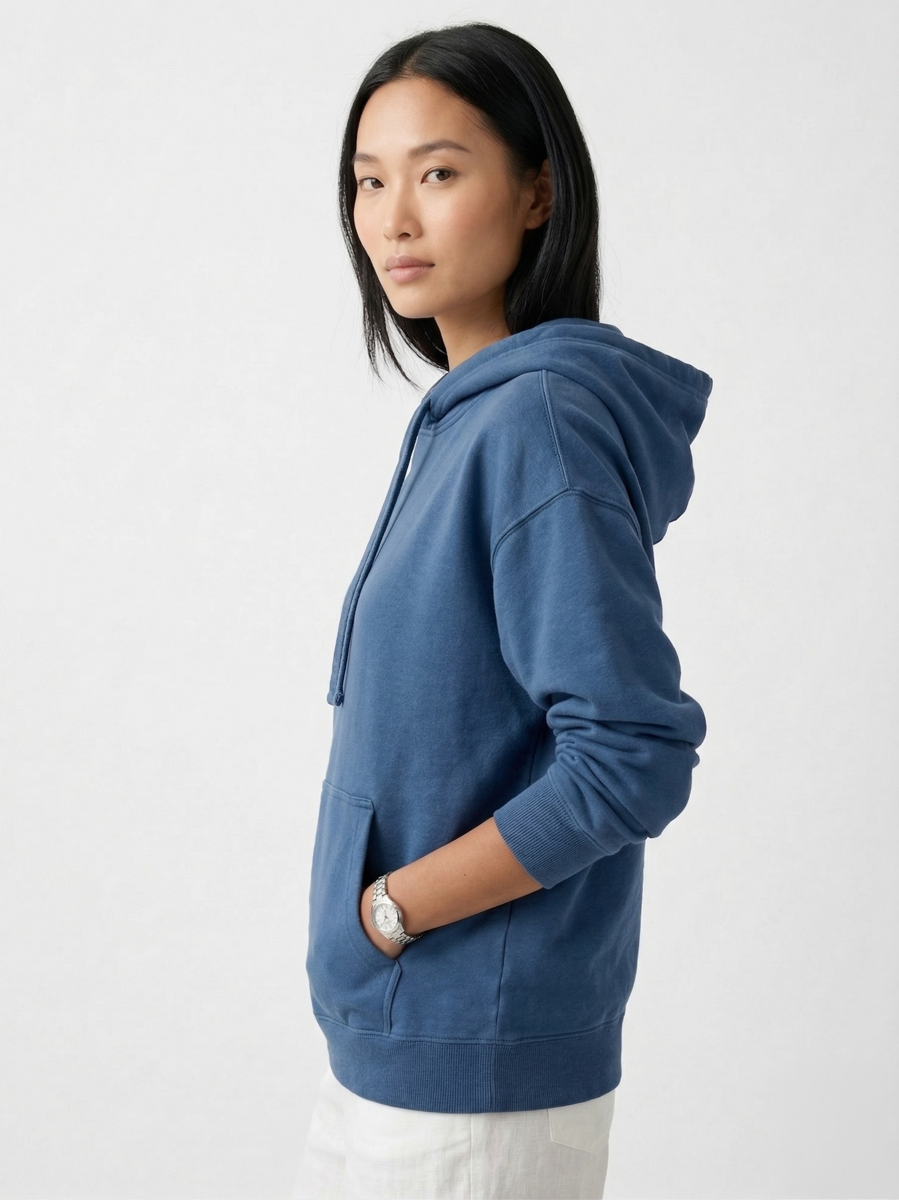 The Street Chic Oversized Hoodie in Denim Blue – Outdoor Essential