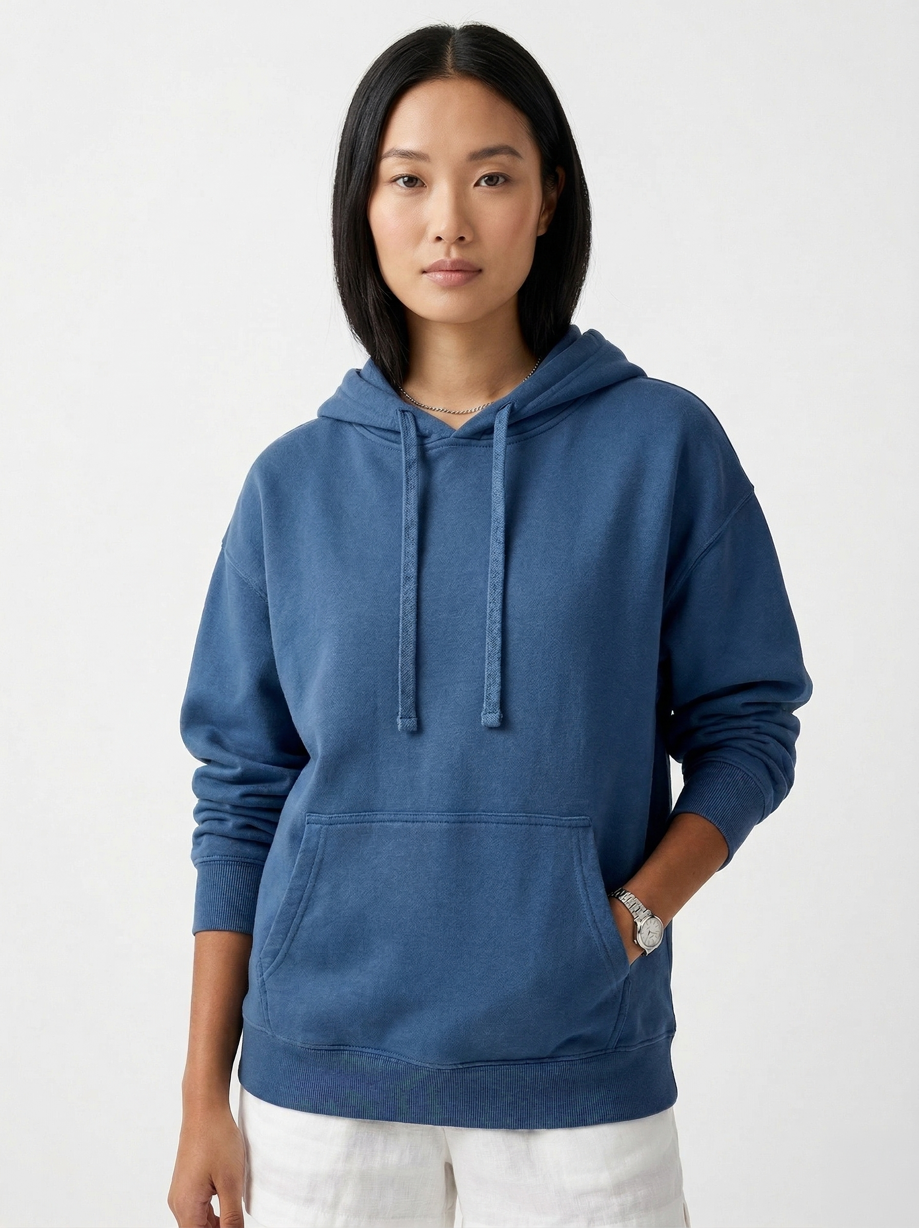 The Street Chic Oversized Hoodie in Denim Blue – Outdoor Essential